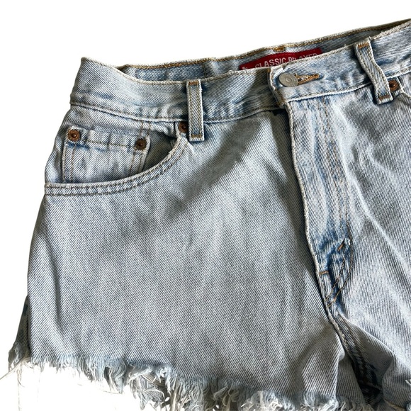 Vintage Levi’s Classic Relaxed 550 Cutoff Raw Edge Distressed Jean Shorts - Picture 4 of 16